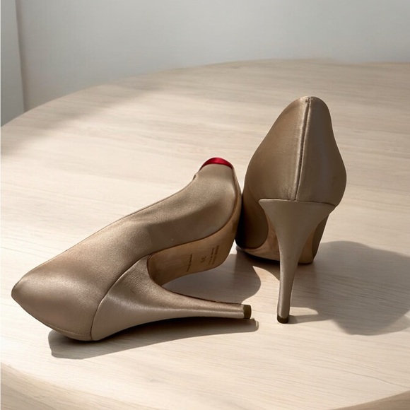 Miu Miu champagne satin heels with red - Picture 2 of 5